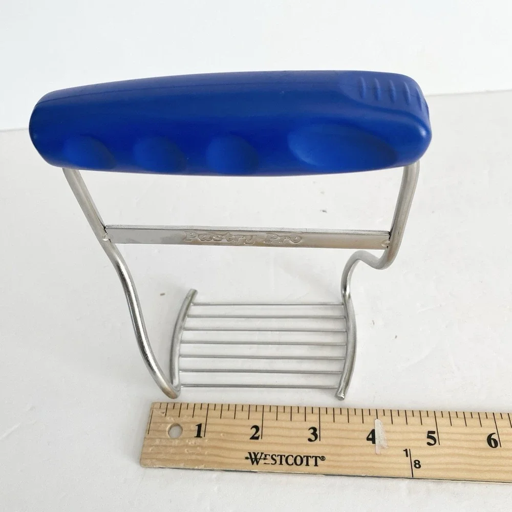 Pie‎ Blender Pastry Cutter with Stainless Steel Blades, Ergonomic Handle, Blue